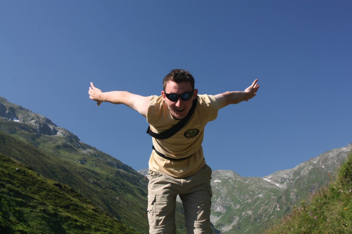 Hayko Riemenschneider jumping at Murursprung (1898m) near Sticklerhuette, Austria!